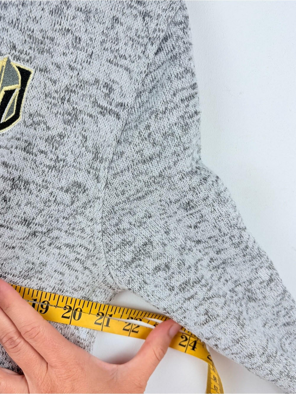 NHL Vegas Golden Knights Embroidered Fleece 1/4 Button Sweatshirt Sweater M 8 10 - Picture 11 of 12